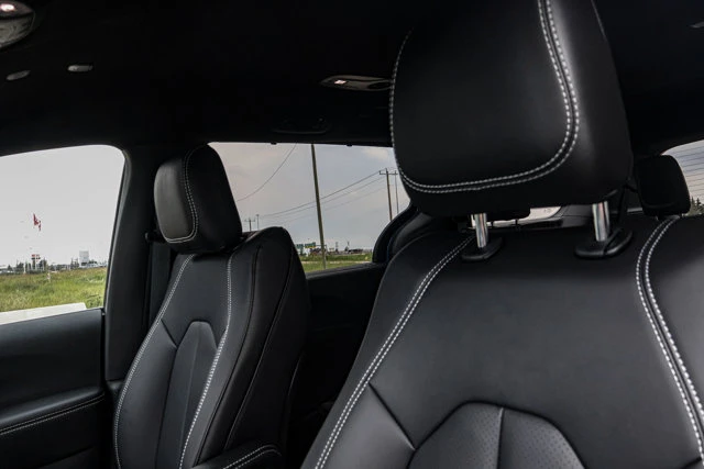 2027 Chrysler Pacifica Select AWD, modrá, 21 km, dovoz Kanada — foto 9 z 20
