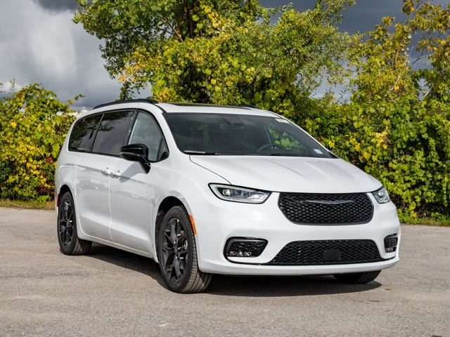 2026 Chrysler Pacifica Select, bílá, 55 km, dovoz Kanada — foto 11 z 20