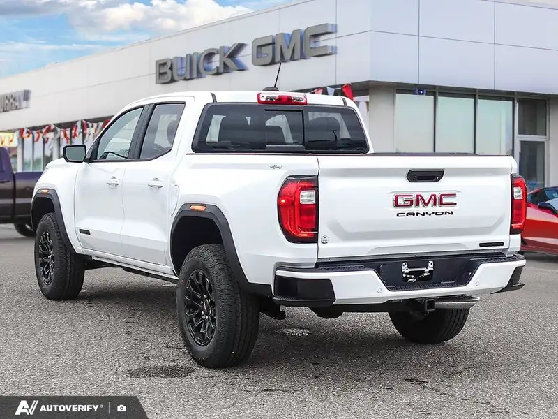 2026 GMC Canyon Elevation, bílá, 10 km, dovoz Kanada — foto 5 z 12