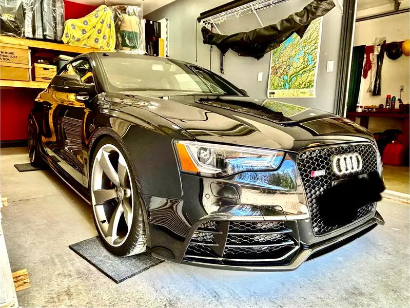 2014 Audi RS5, černá, 17 000 km, dovoz Kanada — foto 12 z 12