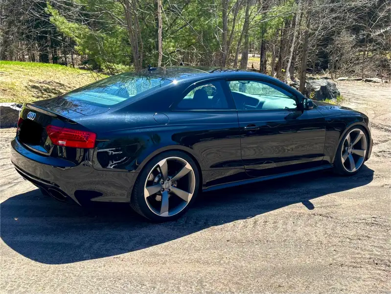 2014 Audi RS5, černá, 17 000 km, dovoz Kanada — foto 3 z 12