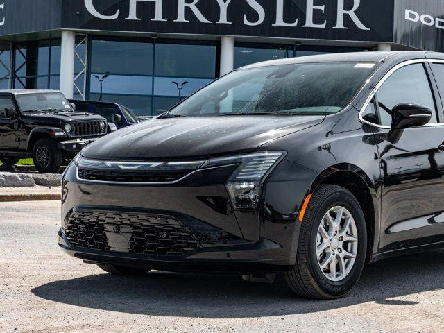 2027 Chrysler Pacifica Select, černá, 17 km, dovoz Kanada — foto 14 z 20