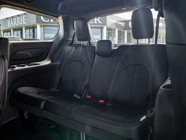 2027 Chrysler Pacifica Select, černá, 17 km, dovoz Kanada — foto 16 z 20