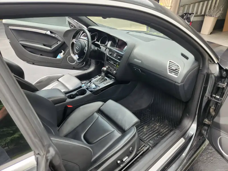 2013 Audi RS5 Performance Package, černá, 136 889 km, dovoz Kanada — foto 2 z 7