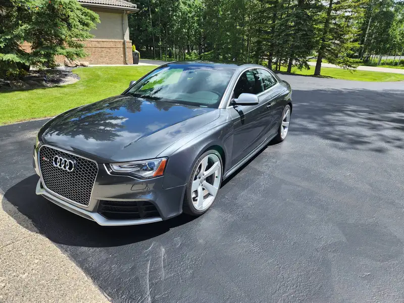 2013 Audi RS5 Performance Package, černá, 136 889 km, dovoz Kanada — foto 5 z 7