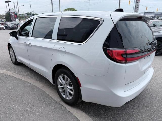 2027 Chrysler Pacifica Select, bílá, 20 km, dovoz Kanada — foto 4 z 5
