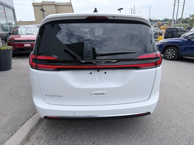 2027 Chrysler Pacifica Select, bílá, 20 km, dovoz Kanada — foto 5 z 5