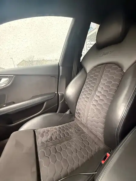 2017 Audi RS7 Performance, černá, 53 000 km, dovoz Kanada — foto 10 z 10