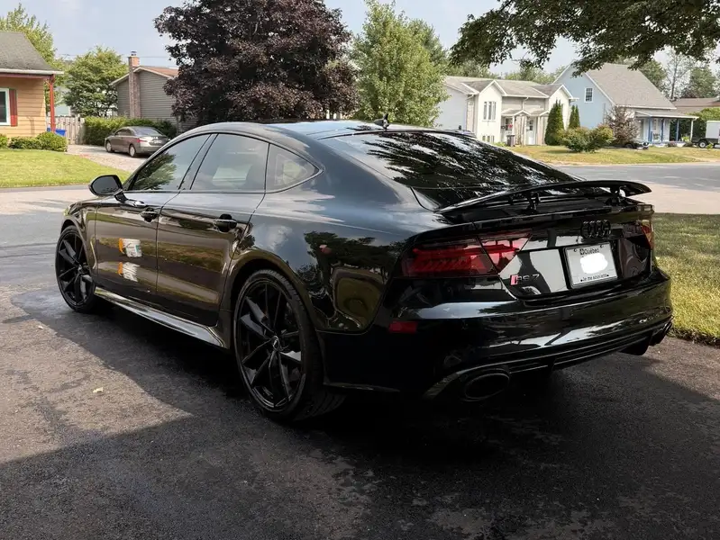 2017 Audi RS7 Performance, černá, 53 000 km, dovoz Kanada — foto 6 z 10