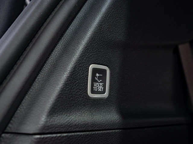 2027 Chrysler Pacifica Select, černá, 19 km, dovoz Kanada — foto 12 z 20