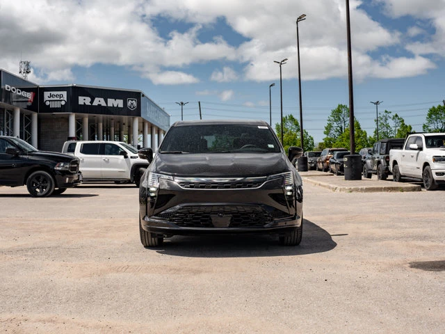 2027 Chrysler Pacifica Select, černá, 19 km, dovoz Kanada — foto 13 z 20