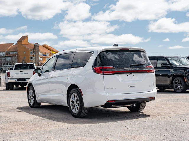 2027 Chrysler Pacifica Select, bílá, 26 km, dovoz Kanada — foto 6 z 20