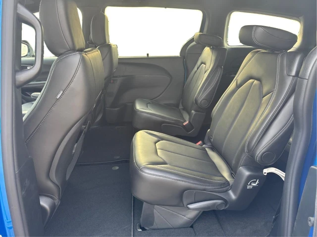 2027 Chrysler Pacifica Select, modrá, 442 km, dovoz Kanada — foto 10 z 16