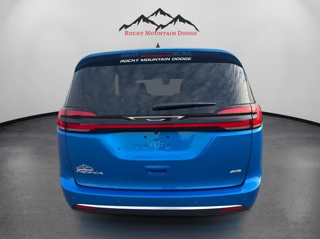 2027 Chrysler Pacifica Select, modrá, 442 km, dovoz Kanada — foto 4 z 16