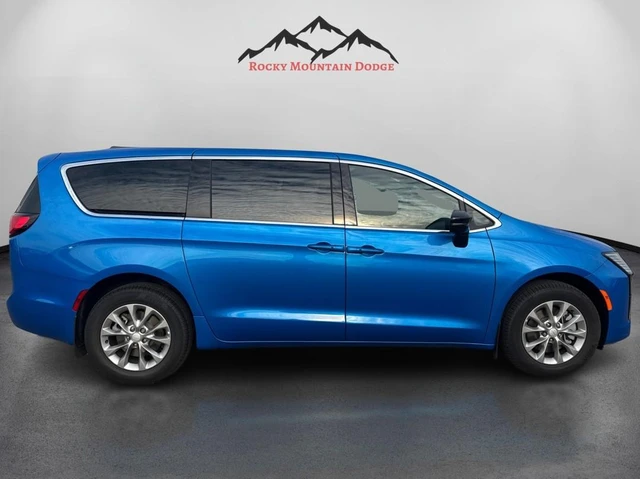 2027 Chrysler Pacifica Select, modrá, 442 km, dovoz Kanada — foto 6 z 16