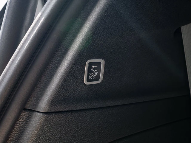 2027 Chrysler Pacifica Select, bílá, 16 km, dovoz Kanada — foto 10 z 20