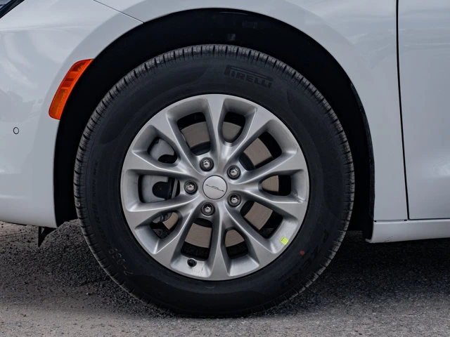 2027 Chrysler Pacifica Select, bílá, 19 km, dovoz Kanada — foto 14 z 20