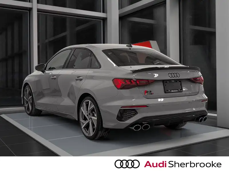 2024 Audi S3 Progressiv, šedá, 55 575 km, dovoz Kanada — foto 2 z 12