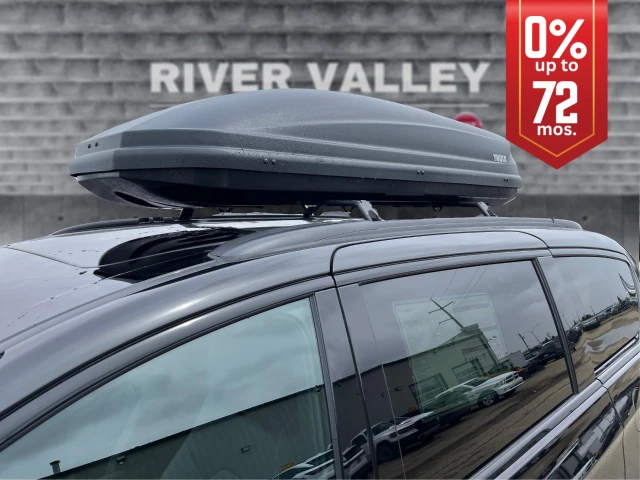 2026 Chrysler Pacifica Select AWD, černá, dovoz Kanada — foto 12 z 20