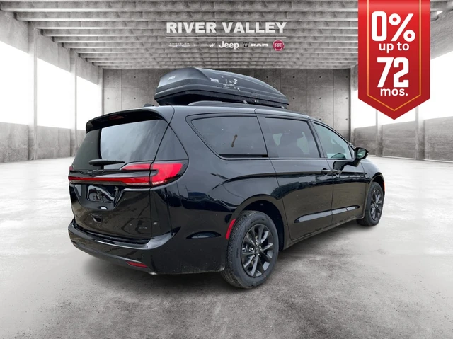 2026 Chrysler Pacifica Select AWD, černá, dovoz Kanada — foto 3 z 20
