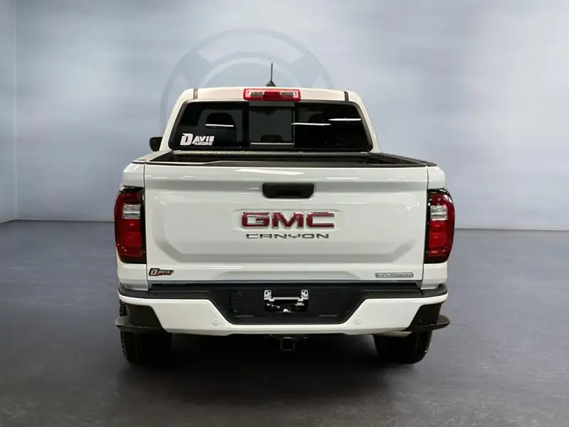 2026 GMC Canyon Elevation, bílá, 8 km, dovoz Kanada — foto 6 z 12