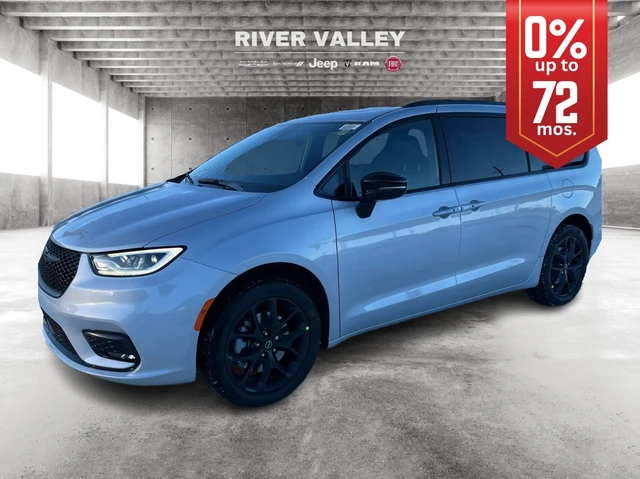 2026 Chrysler Pacifica Select AWD, stříbrná, dovoz Kanada — foto 8 z 20