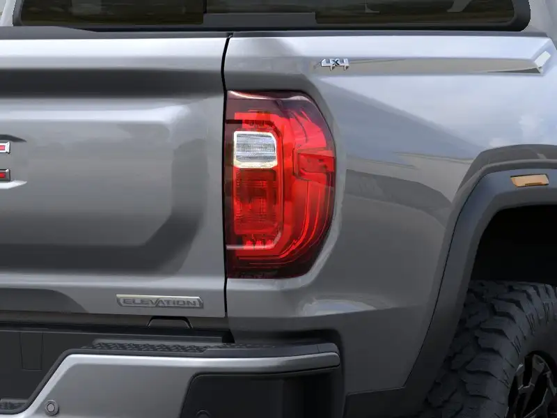 2026 GMC Canyon ELEVATION, stříbrná, 295 km, dovoz Kanada — foto 11 z 12