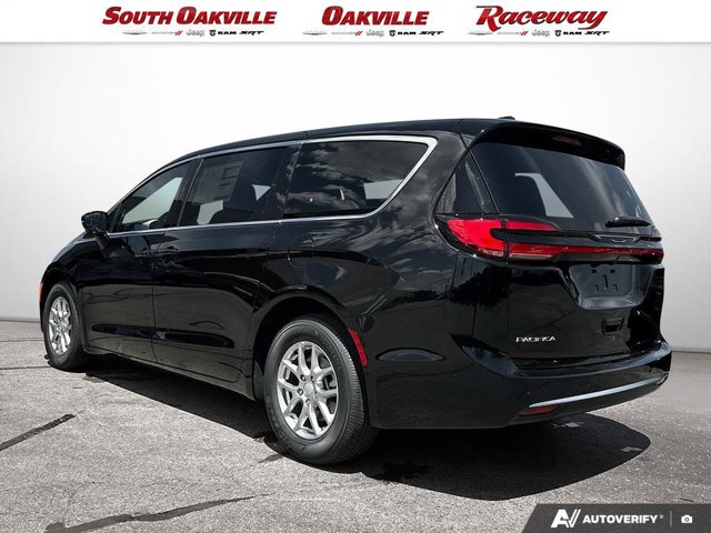 2027 Chrysler Pacifica Select, černá, dovoz Kanada — foto 4 z 5