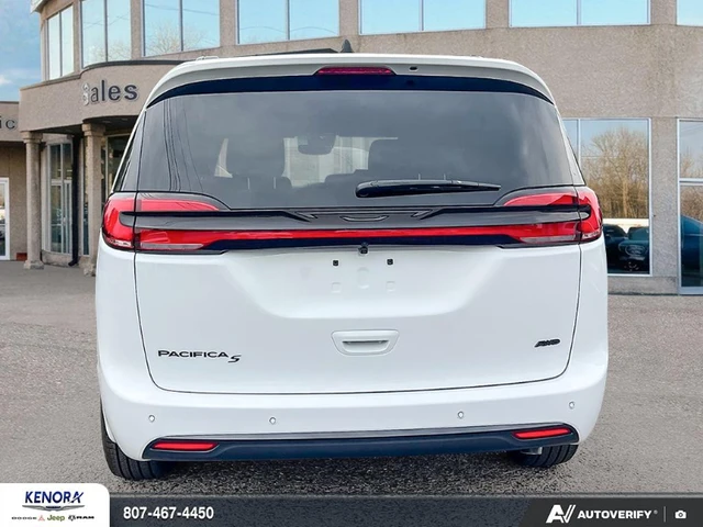 2027 Chrysler Pacifica SELECT, bílá, dovoz Kanada — foto 5 z 5