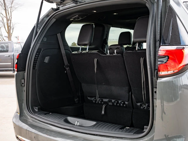 2025 Chrysler Pacifica Select, šedá, 8 621 km, dovoz Kanada — foto 9 z 20