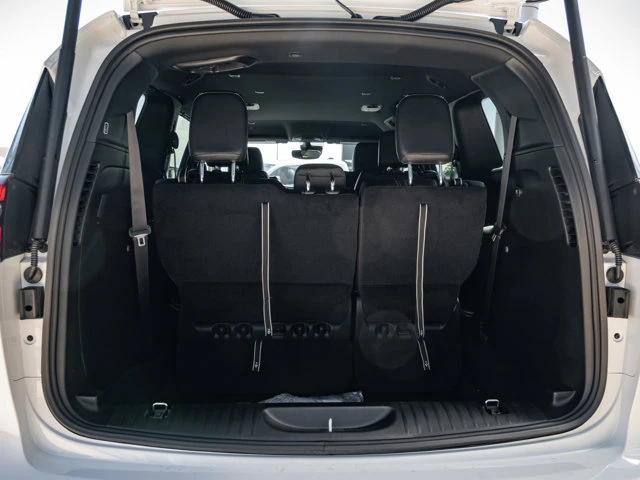 2027 Chrysler Pacifica Select, bílá, 15 km, dovoz Kanada — foto 9 z 20