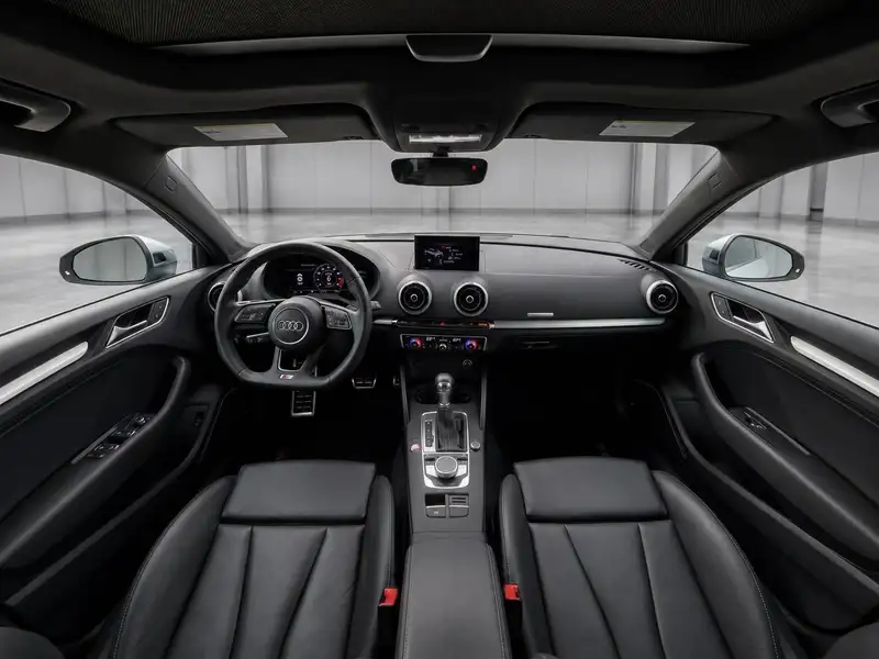 2018 Audi S3 Technik, bílá, 48 000 km, dovoz Kanada — foto 9 z 12