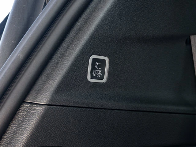 2027 Chrysler Pacifica Select, bílá, 15 km, dovoz Kanada — foto 10 z 20