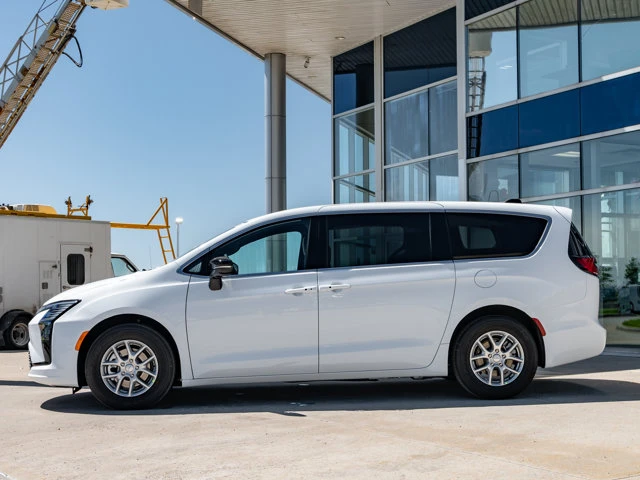 2027 Chrysler Pacifica Select, bílá, 15 km, dovoz Kanada — foto 5 z 20