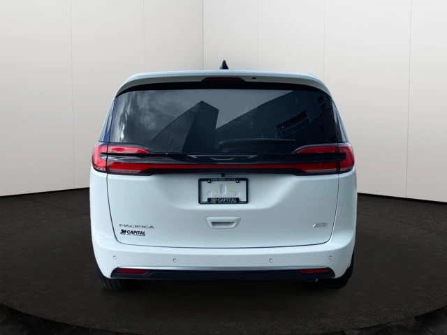 2027 Chrysler Pacifica Select AWD, černá, dovoz Kanada — foto 5 z 20