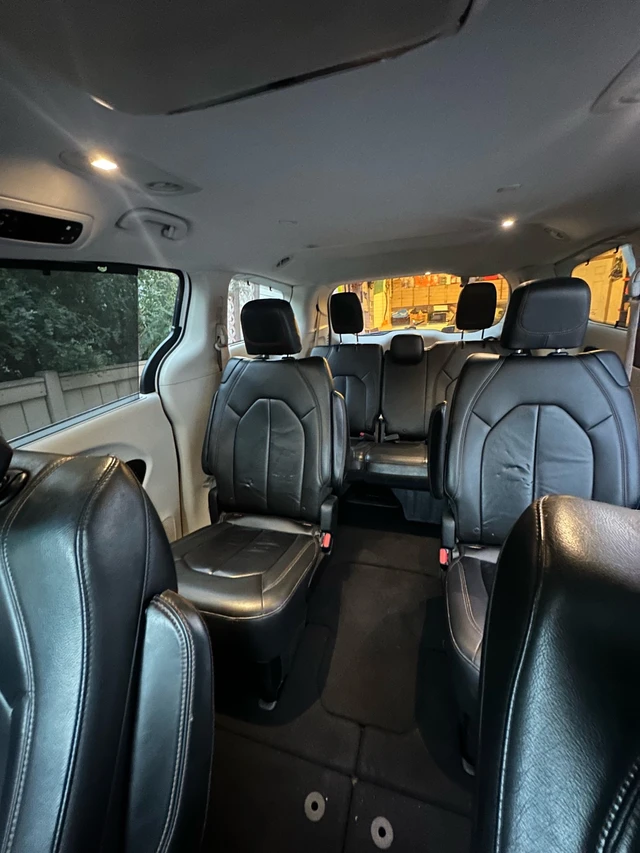 2017 Chrysler Pacifica, 136 000 km, dovoz Kanada — foto 3 z 5