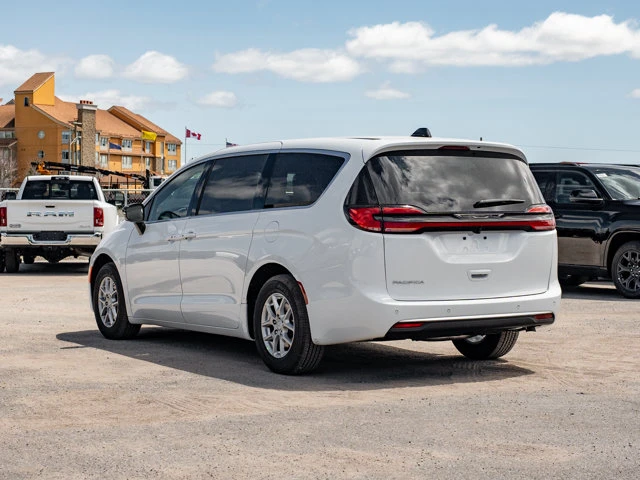 2027 Chrysler Pacifica Select, bílá, 18 km, dovoz Kanada — foto 6 z 20