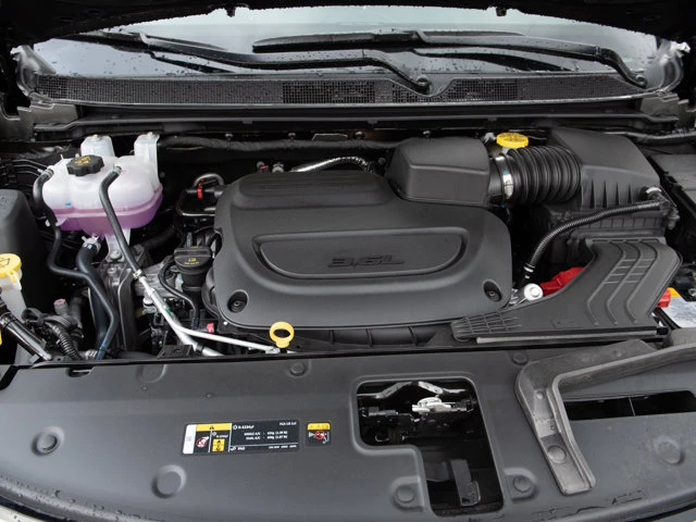 2027 Chrysler Pacifica Limited* AWD, černá, dovoz Kanada — foto 8 z 20