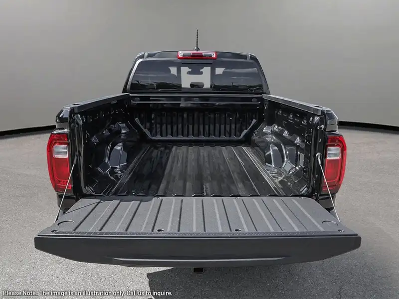 2026 GMC Canyon Elevation, černá, 25 km, dovoz Kanada — foto 7 z 12
