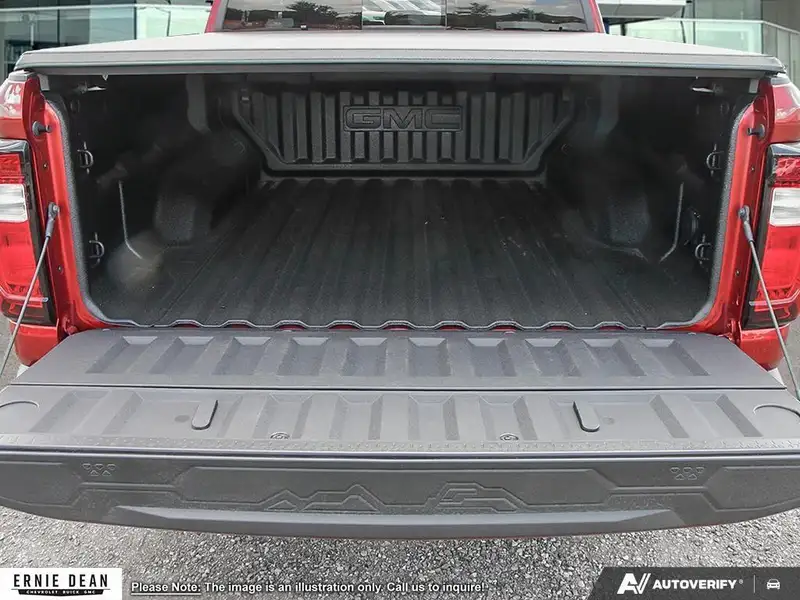 2026 GMC Canyon Elevation, červená, 2 km, dovoz Kanada — foto 7 z 12