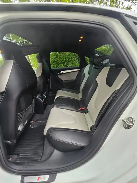2015 Audi S4 Progressiv, bílá, 128 432 km, dovoz Kanada — foto 6 z 9