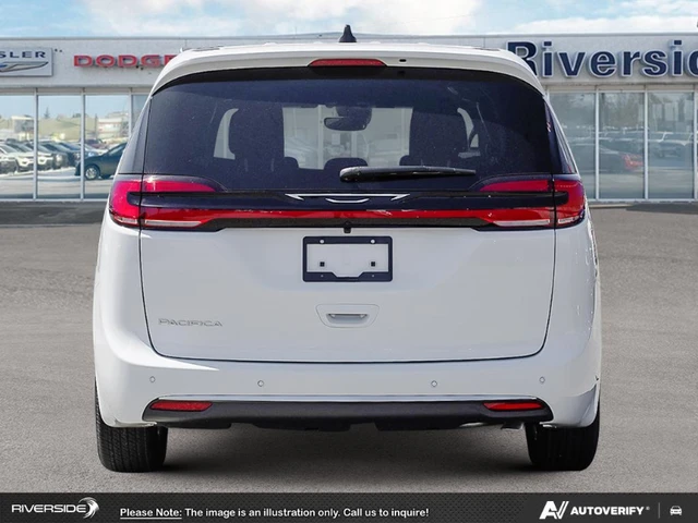 2027 Chrysler Pacifica Select, bílá, 25 km, dovoz Kanada — foto 5 z 5