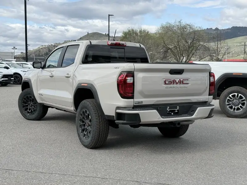 2026 GMC Canyon Elevation, hnědá, 67 km, dovoz Kanada — foto 4 z 12