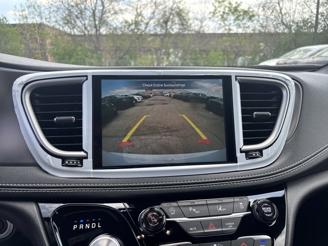 2027 Chrysler Pacifica Select, bílá, 34 km, dovoz Kanada — foto 6 z 11
