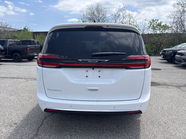 2027 Chrysler Pacifica Select, bílá, 34 km, dovoz Kanada — foto 7 z 11