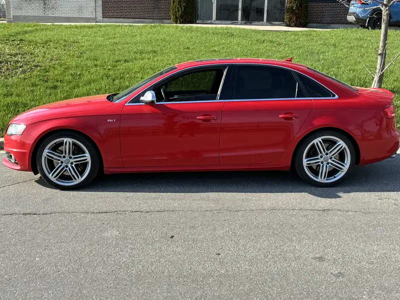 2011 Audi S4, 143 785 km, dovoz Kanada — foto 2 z 12