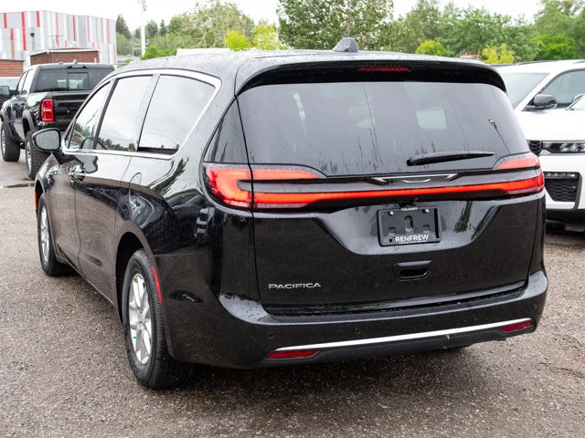 2027 Chrysler Pacifica Select*, černá, dovoz Kanada — foto 3 z 20