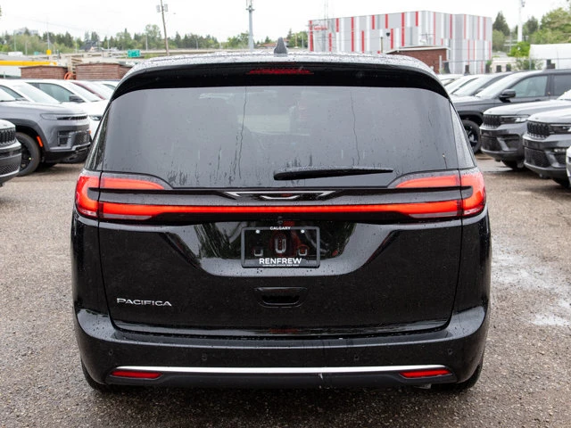 2027 Chrysler Pacifica Select*, černá, dovoz Kanada — foto 4 z 20