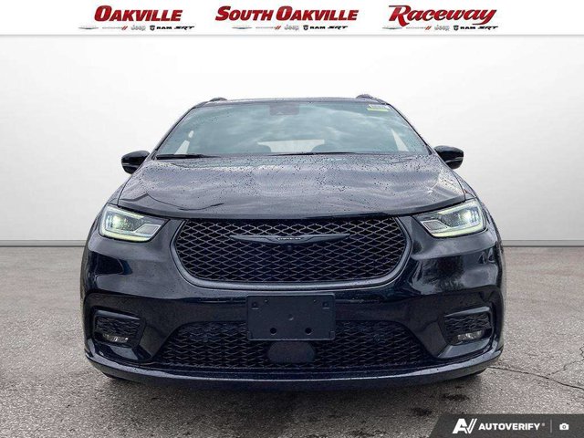 2026 Chrysler Pacifica Select, černá, dovoz Kanada — foto 2 z 5
