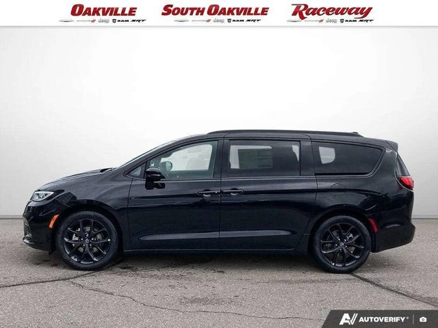 2026 Chrysler Pacifica Select, černá, dovoz Kanada — foto 3 z 5